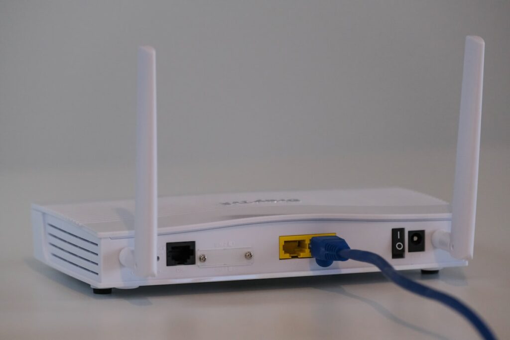 IPTV streaming tips with Wi Fi router and TV